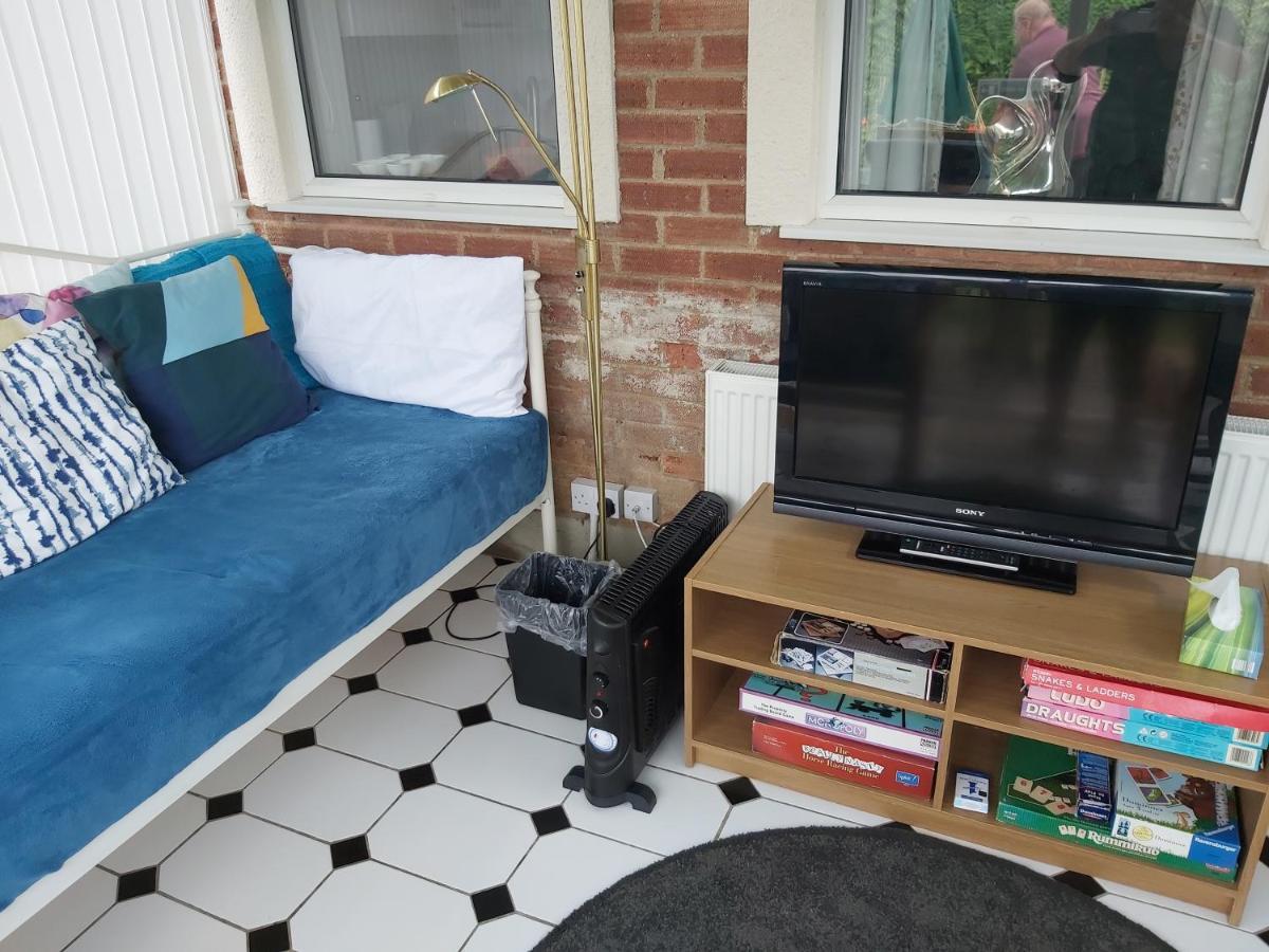 Garden Apartment Нютън Абът Екстериор снимка
