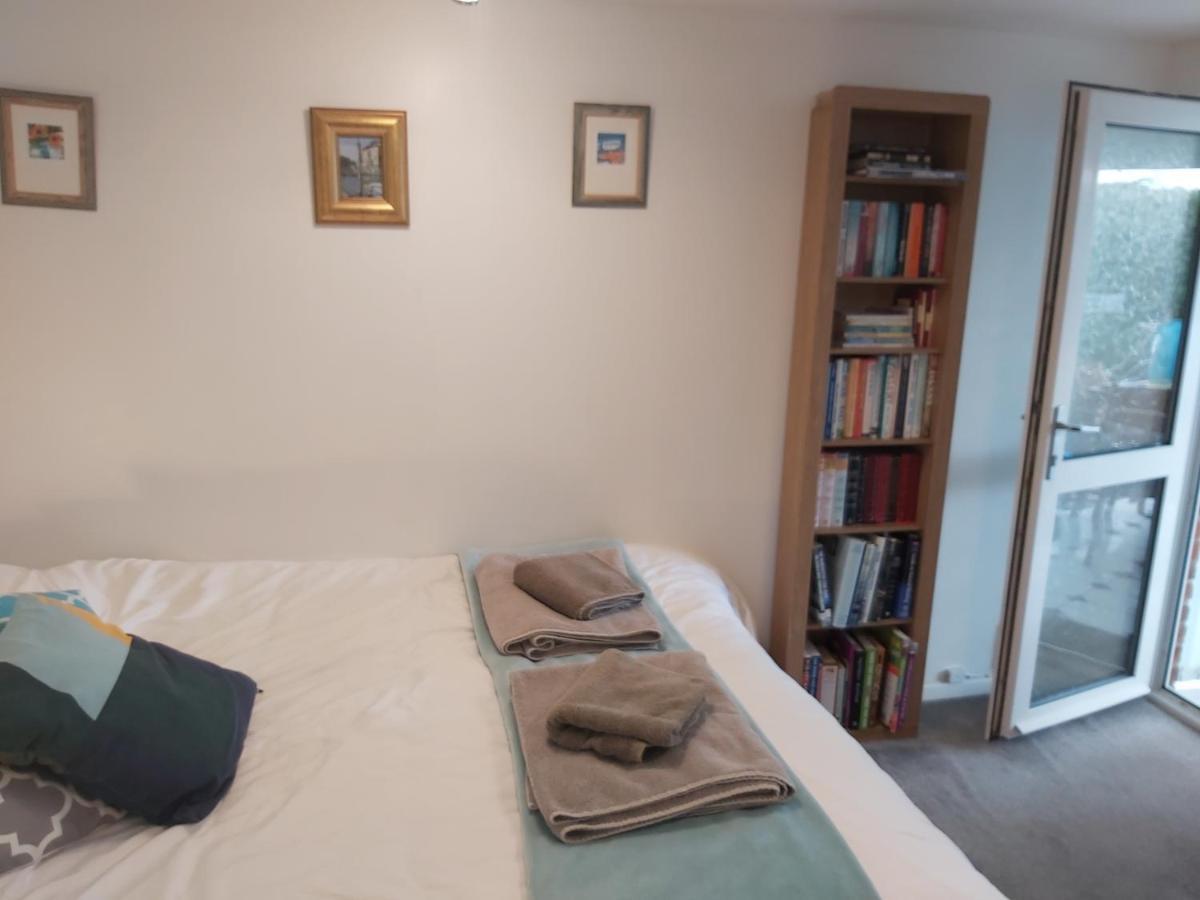 Garden Apartment Нютън Абът Екстериор снимка